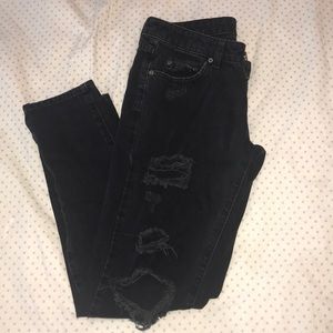 Carmar distressed boyfriend jeans 🌙